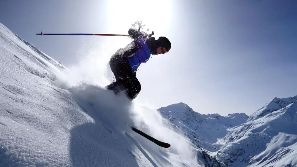 SNOW SPORTS